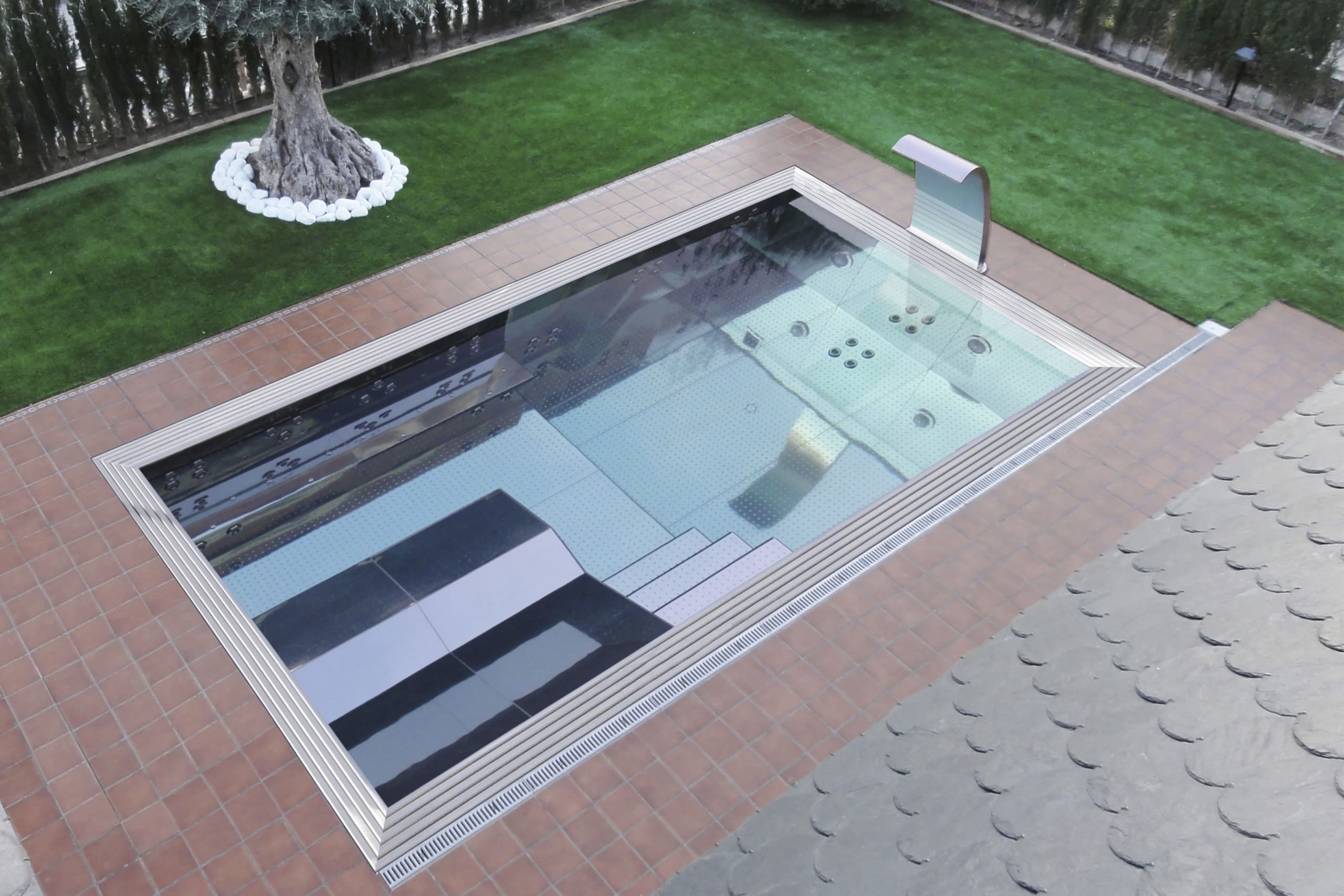 Las piscinas de acero inoxidable son resistentes al clima