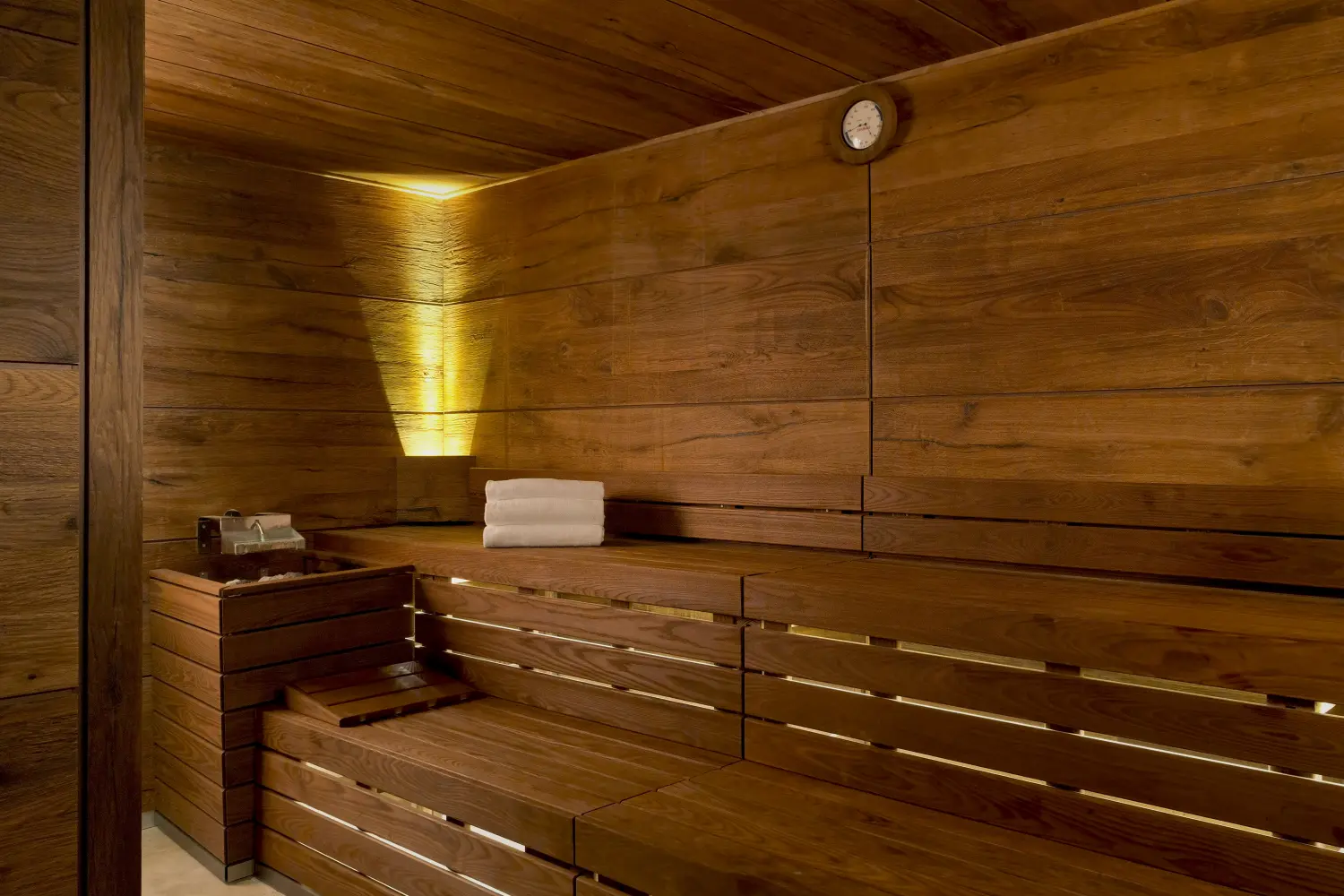 Sauna sueca de madera natural Inbeca